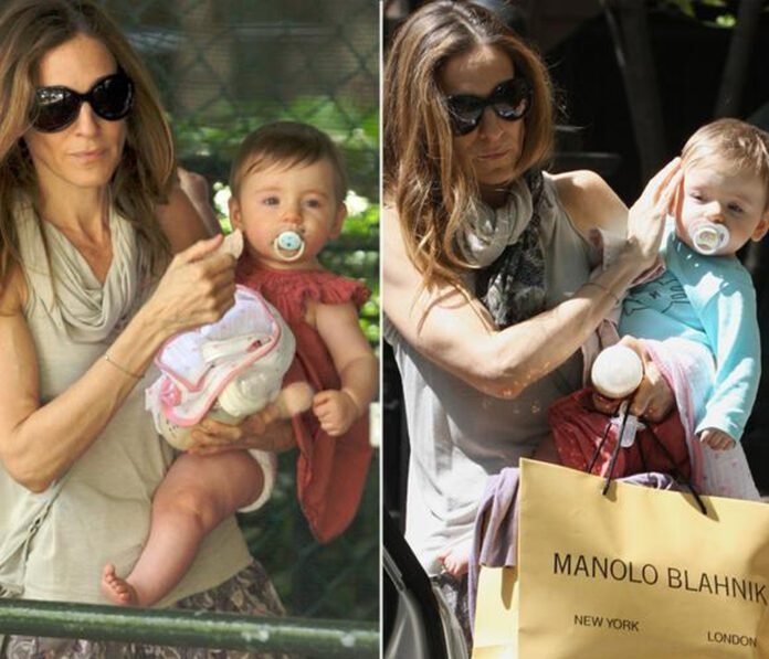 Atriz de 'Sex and the City' faz compras em NY com suas filhas (Foto: Reprodução/Hola)